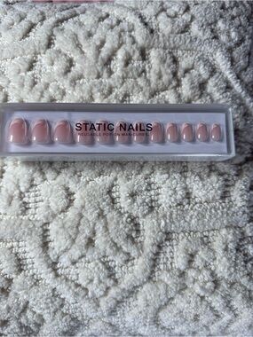 Static Nails Nude Pink Reusable Press-On Manicure